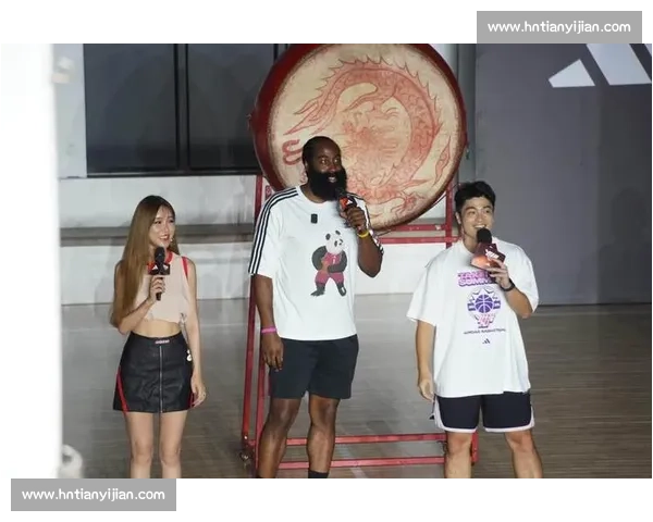 美媒调侃哈登发福 穿唐装打咏春引爆中国球迷热情